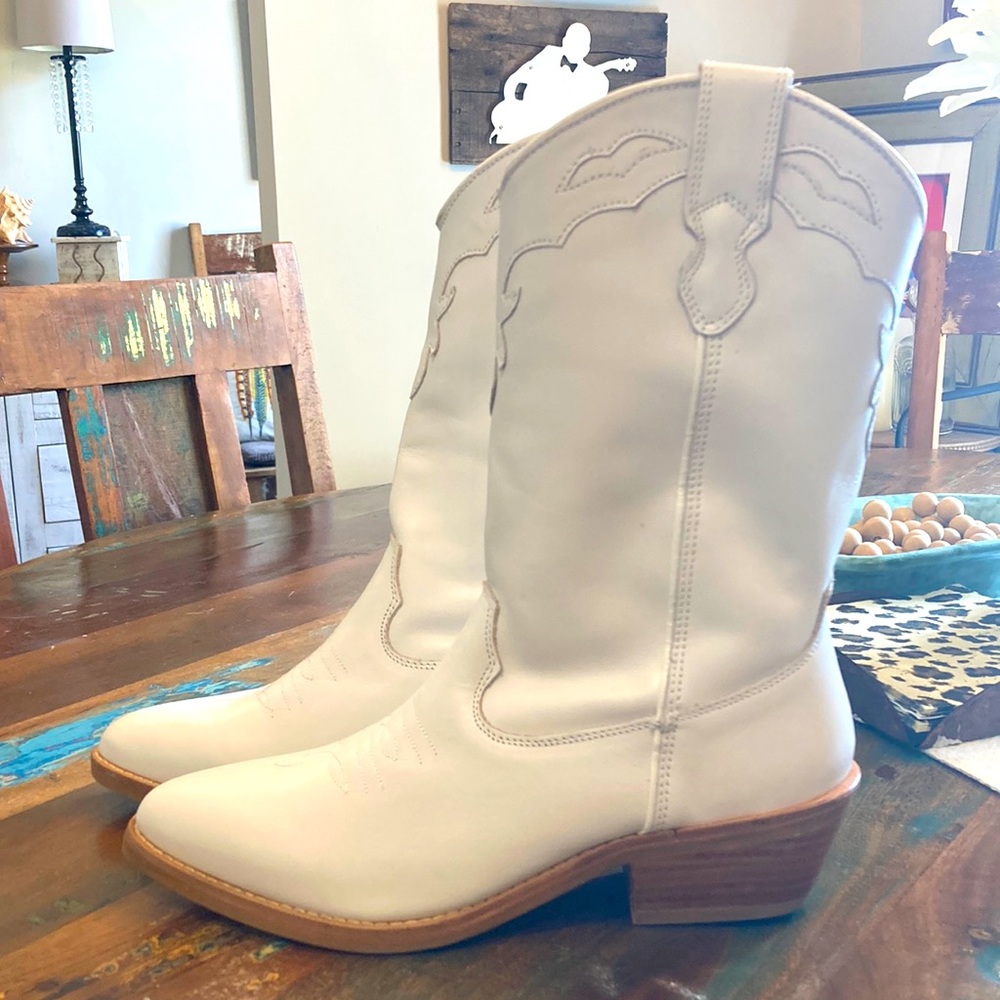 Steve Madden Laredo white leather boots